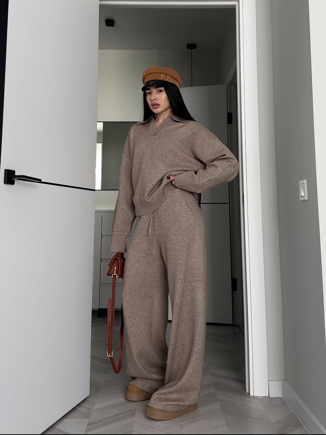 Ensemble Knitwear Femme en Maille – Pantalon coupe droite & tricot à col revers