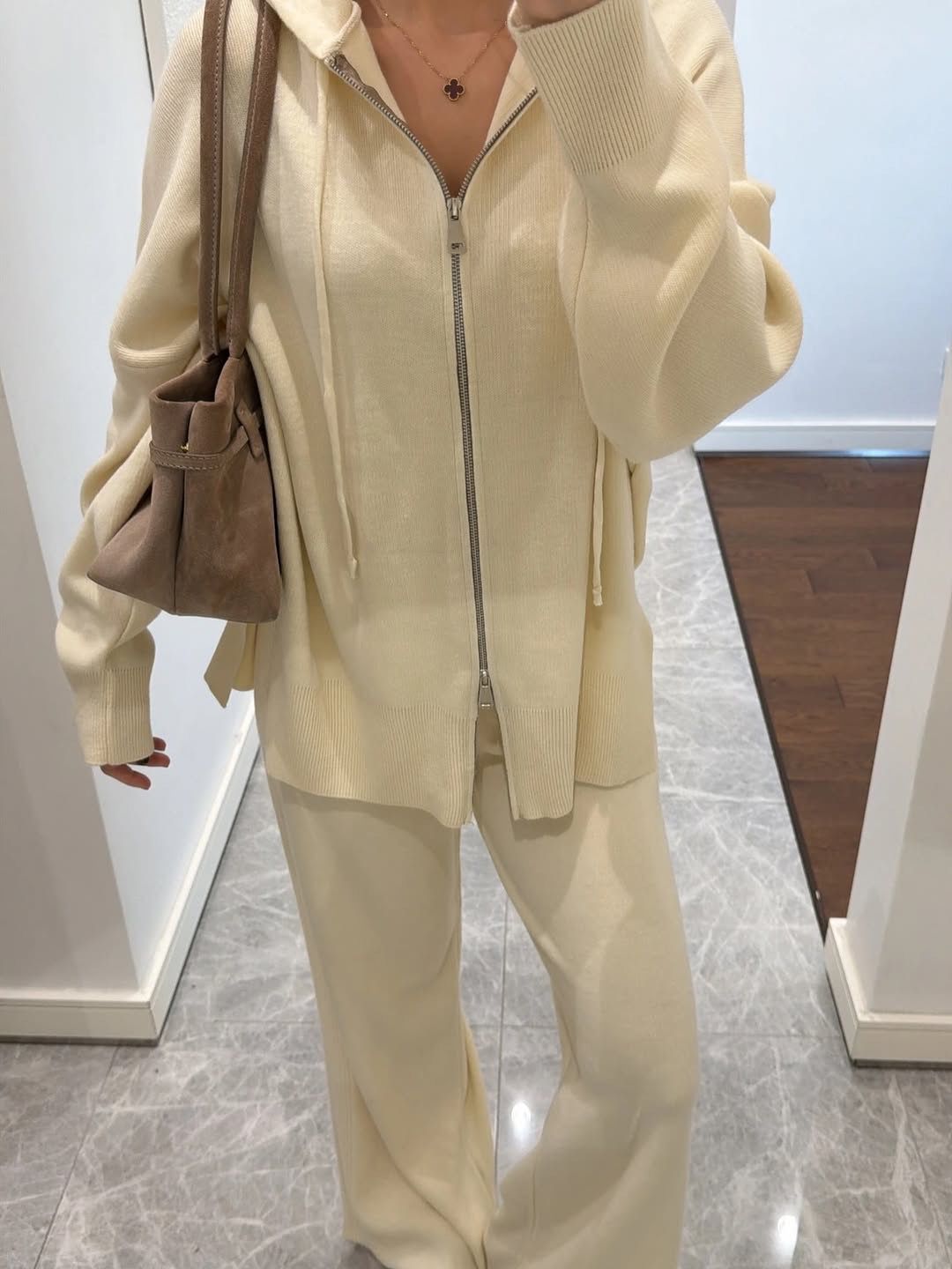 Ensemble Capuchon : Votre Cocon de Douceur Premium