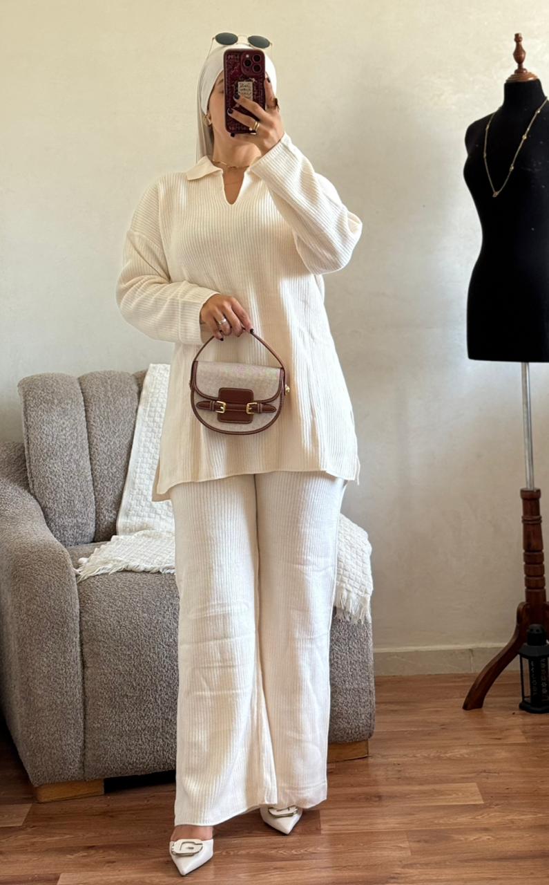 Tricot Col Polo et Pantalon : L'Ensemble Chic en Tricot Premium