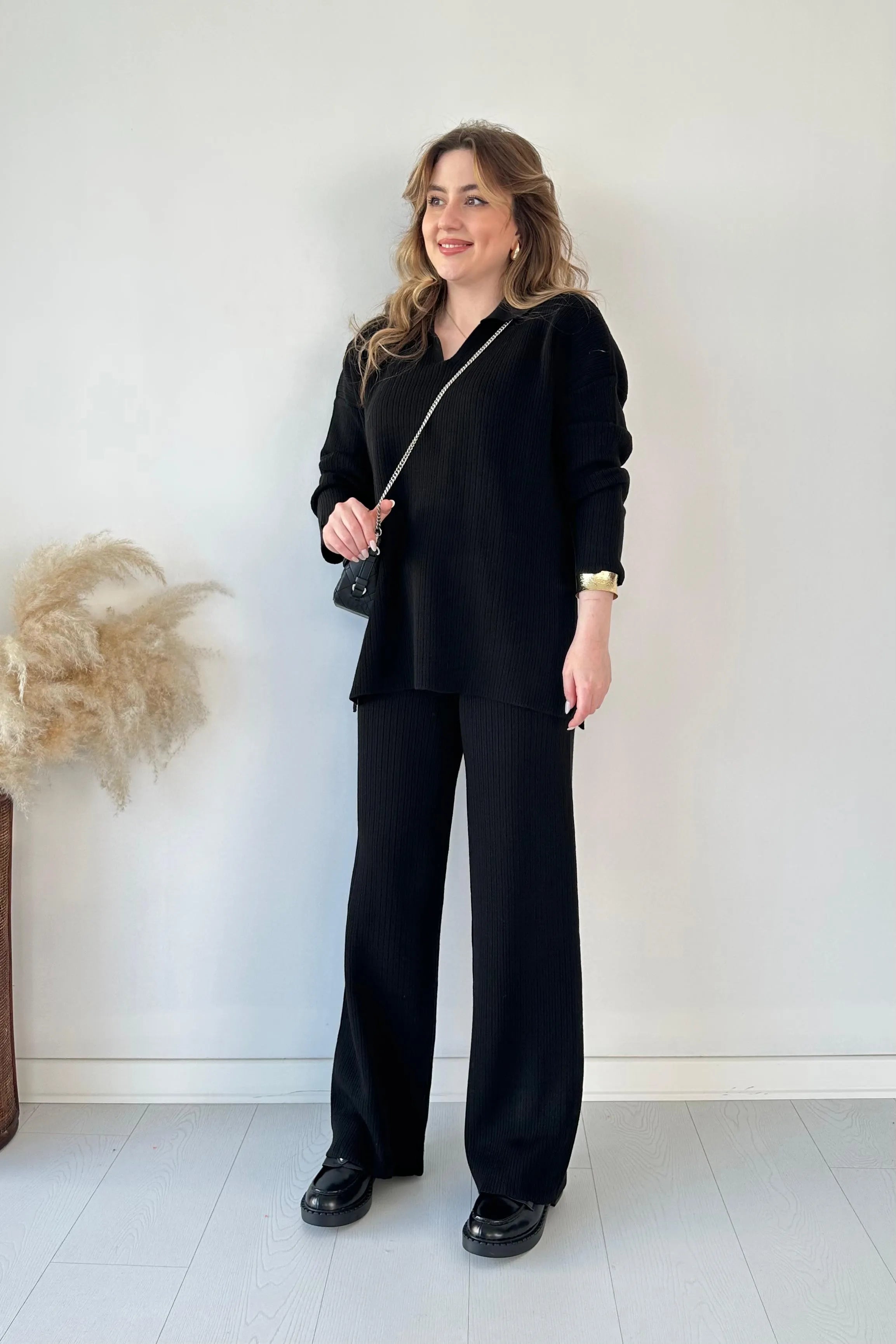 Tricot Col Polo et Pantalon : L'Ensemble Chic en Tricot Premium