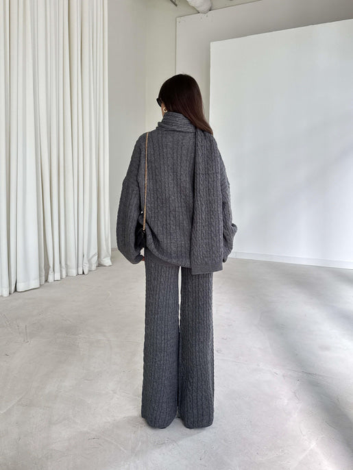 Ensemble Cache-cou & Tricot & Pantalon – Élégance Intemporelle