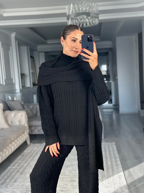 Ensemble Cache-cou & Tricot & Pantalon – Élégance Intemporelle